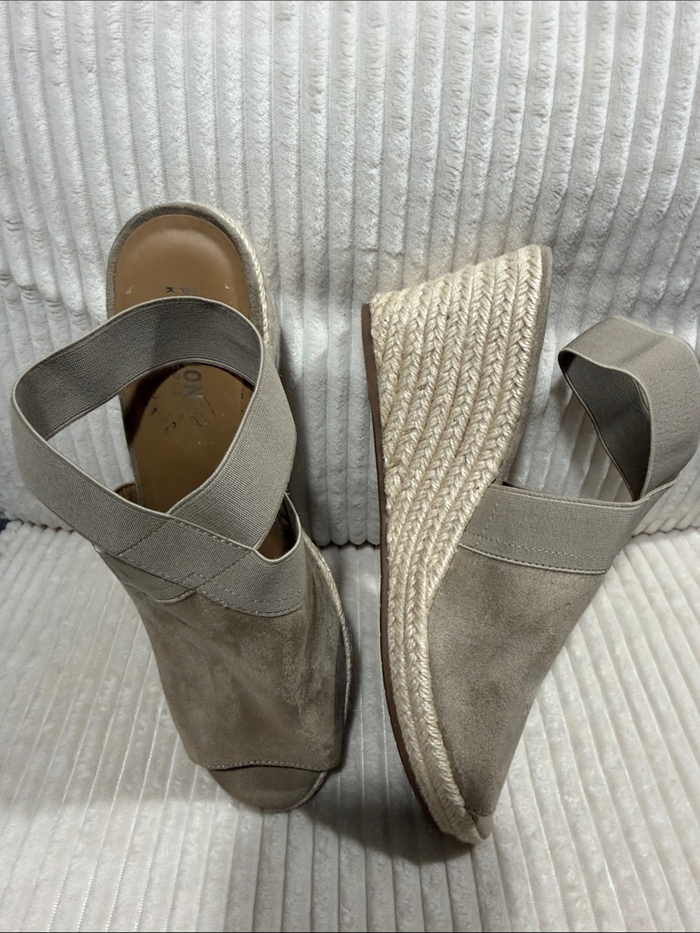 Kenneth Cole Reaction Women’s Taupe Espadrille Wedge Sandals.Worn 2x.Great shape